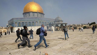 AL-AQSA VIOLENCE: WHY PALESTINIANS & JEWS HAVE OFTEN CLASHED AT THIS HOLY SITE IN JERUSALEM